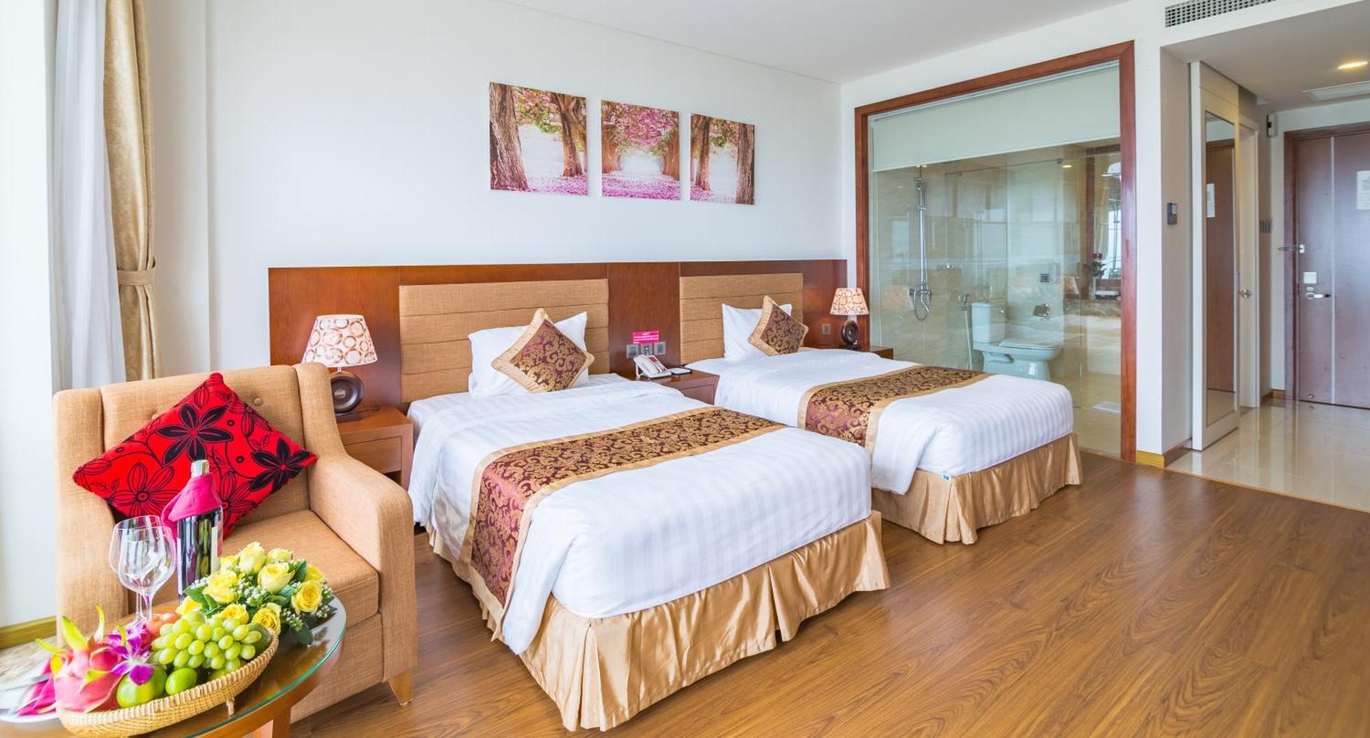 Gold Coast Hotel Resort & Spa Dong Hoi Exterior photo