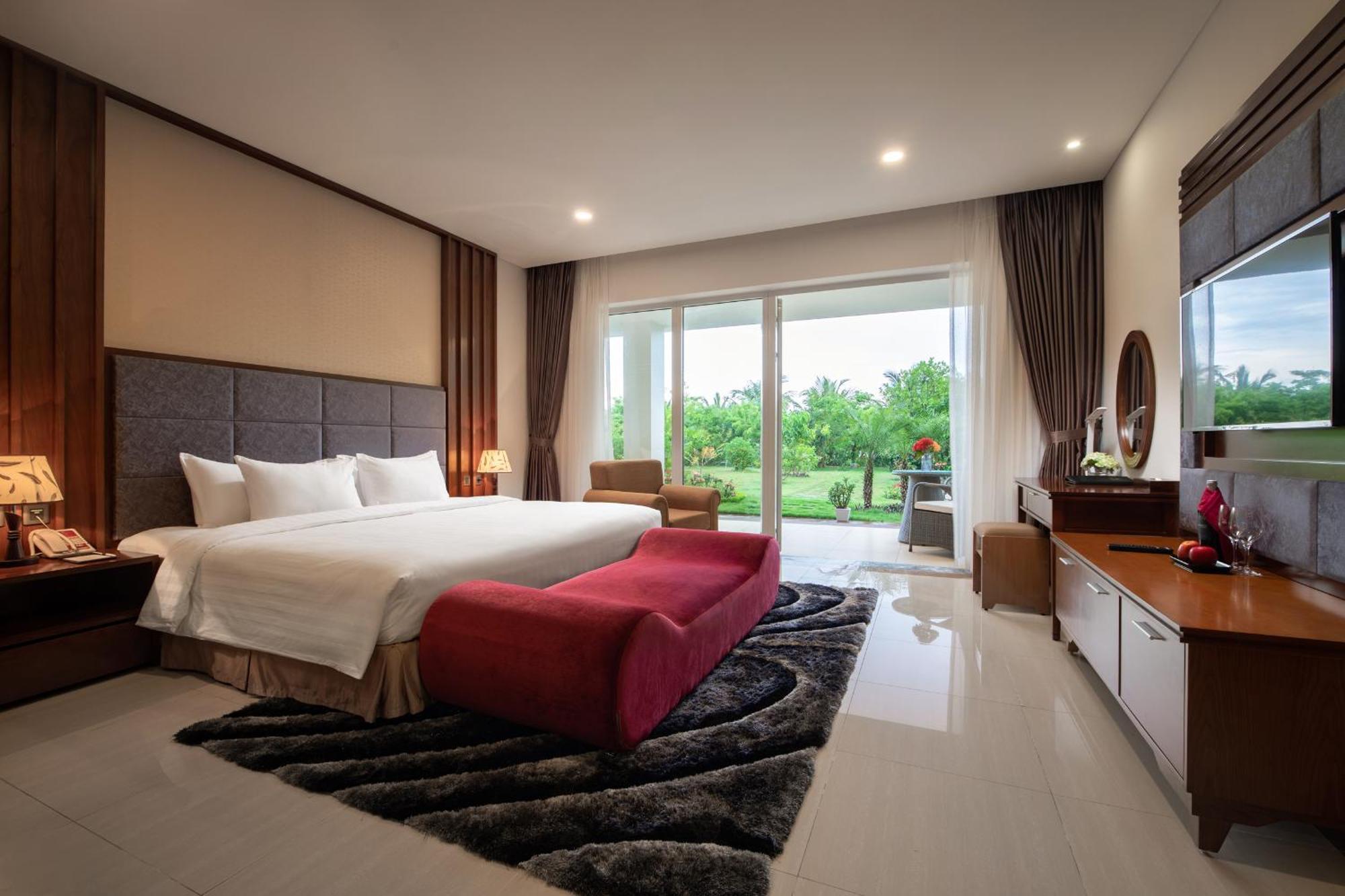 Gold Coast Hotel Resort & Spa Dong Hoi Exterior photo